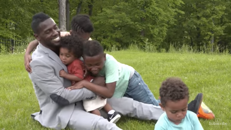 LOOK: Adorable kids of NFL players wish their dad 'Happy 