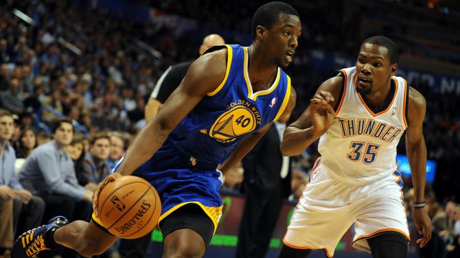 Kevin Durant guards Harrison Barnes