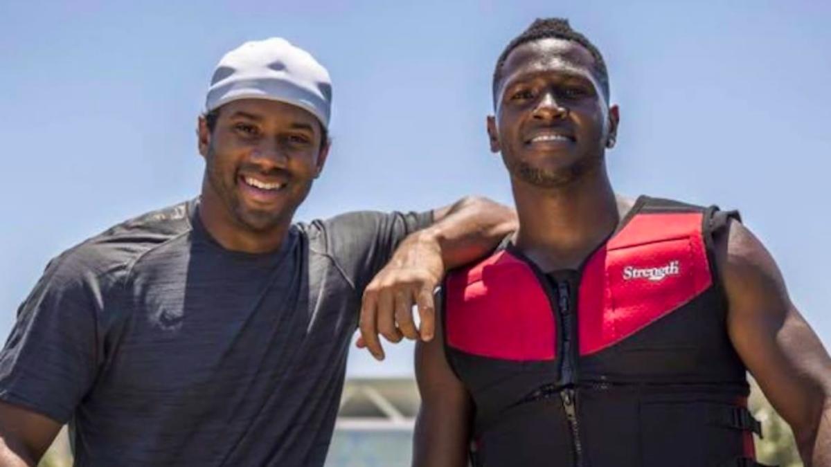 RUMOR: Antonio Brown Video May Indicate Workout Alongside Russell