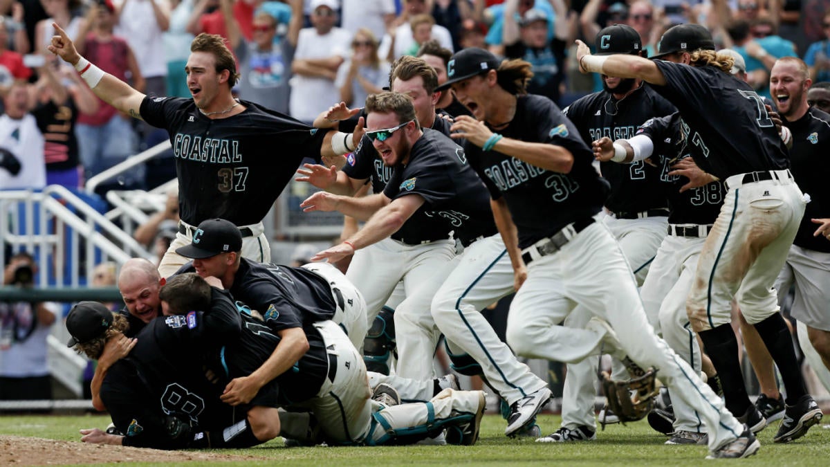 Coastal Carolina beats Texas Tech in CWS