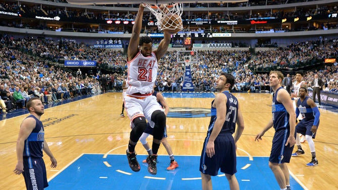 Hassan Whiteside dunks in Dallas