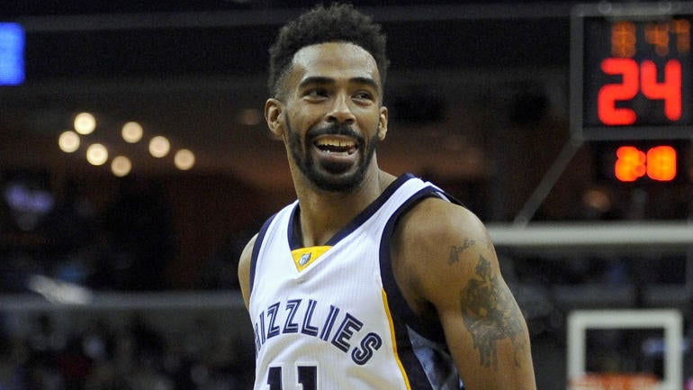 Mike Conley gives Christmas surprise to Grizzlies fan after emotional video