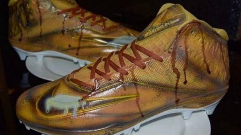 LOOK: Cowboys lineman La'el Collins has cleats that look 