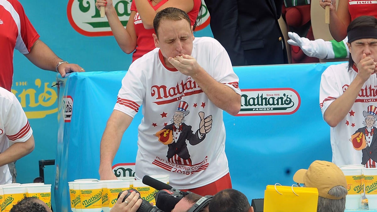 Joey Chestnut Eats 72 Hot Dogs Wins 10th Nathan S Famous Hot Dog Eating Contest Title Cbssports Com