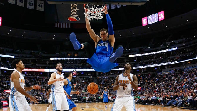 Dwight Powell dunks the ball