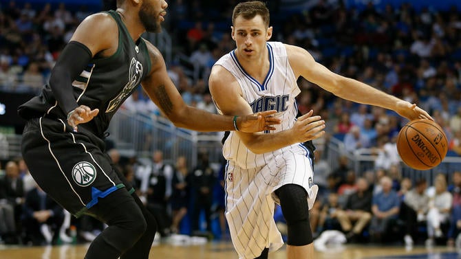 Jason Smith drives to the basket