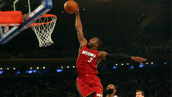 Dwyane Wade dunks at MSG