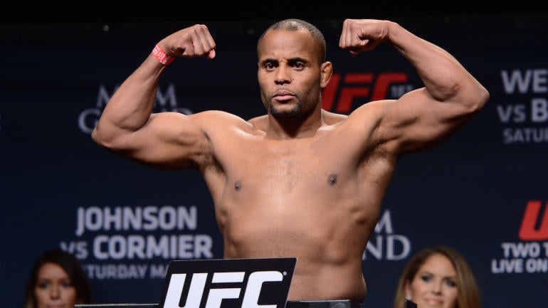 daniel-cormier-weigh.jpg