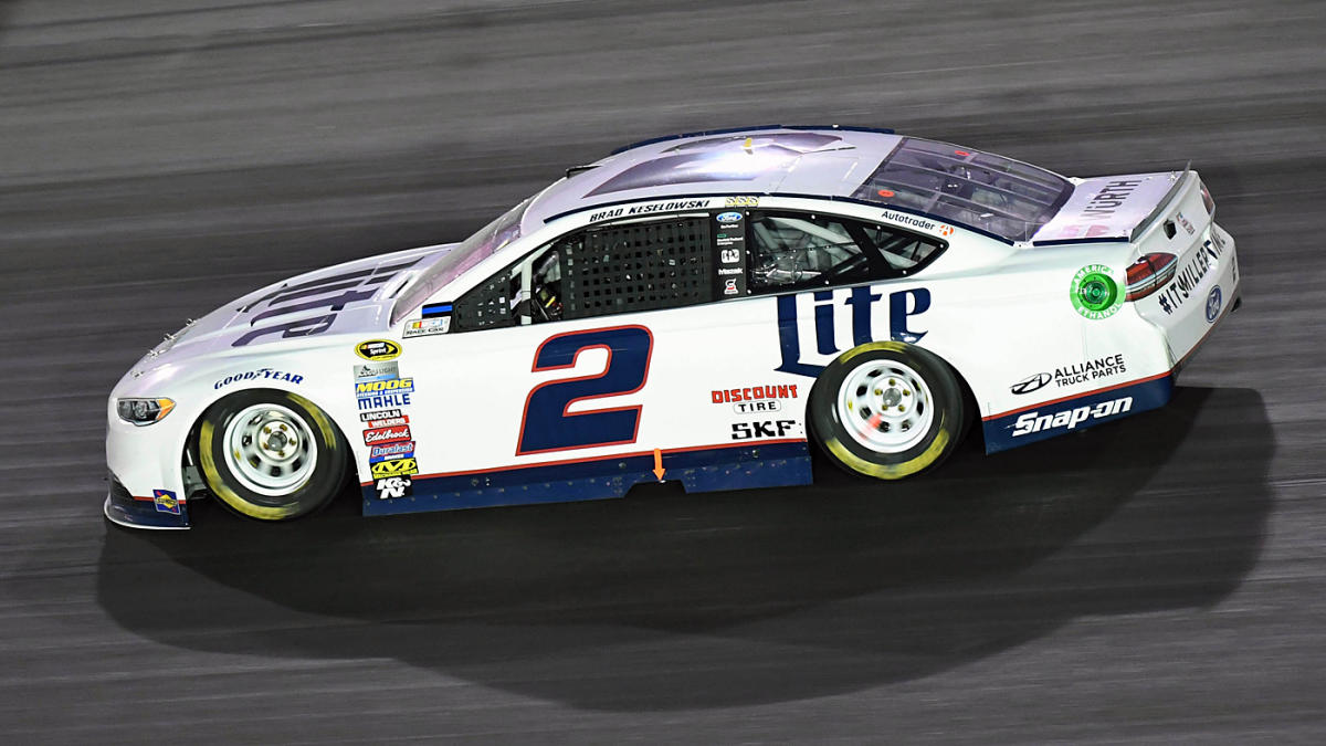 Brad Keselowski holds off Carl Edwards for third Kentucky Sprint Cup ...