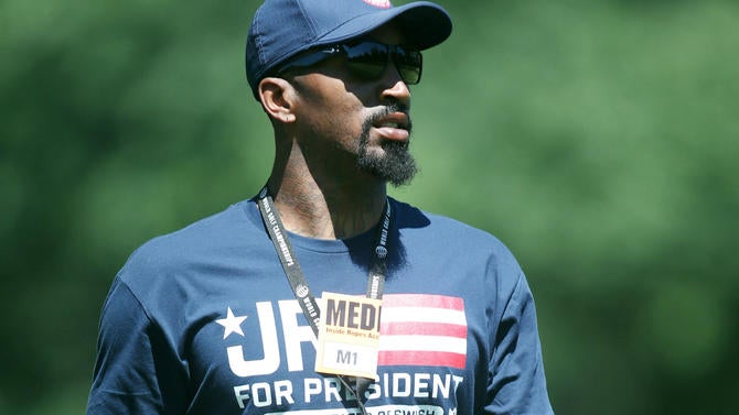 J.R. Smith attends the Bridgestone Invitational wearing a good shirt