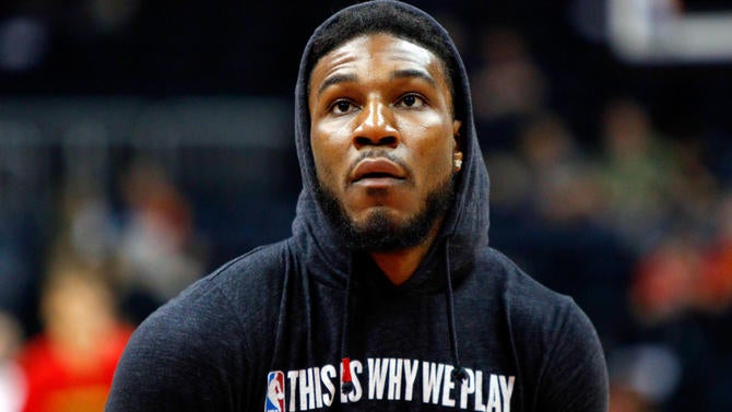 Jae Crowder warms up