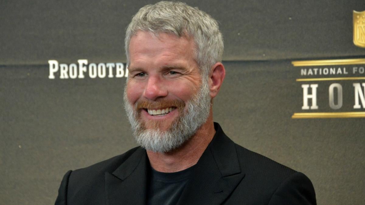 Brett Favre’s warm approach to Deshaun Watson’s commercial demand attracts a cold response on Twitter from the quarterback’s agent