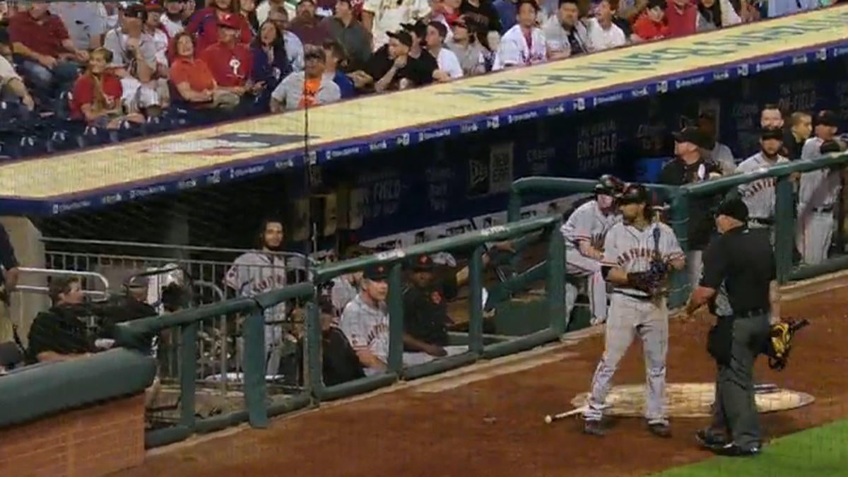 Phillies fans heckling THEIR OWN PLAYERS and yelling at each other at  Citizens Bank Park 