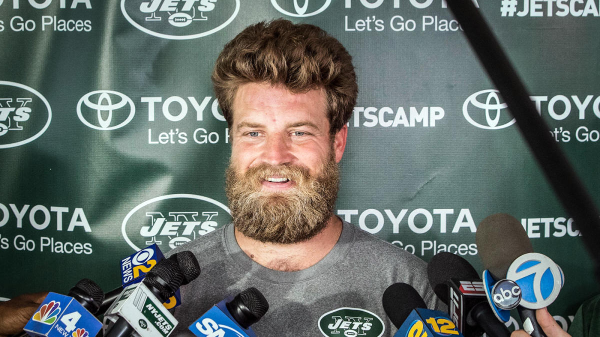 Ryan Fitzpatrick tells story behind his shirtless photo at Bills