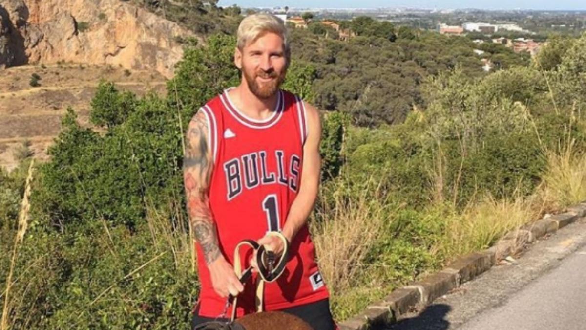 LOOK: Blonde Lionel Messi is either a Chicago Bulls fan or a Derrick Rose  fan 