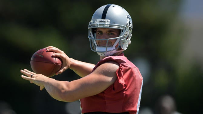 derek-carr-raiders.jpg