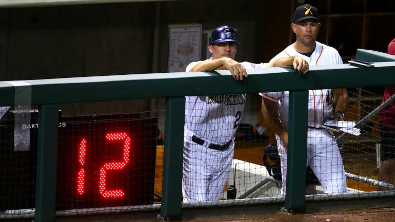 Commissioner Rob Manfred wants a pitch clock in the major 