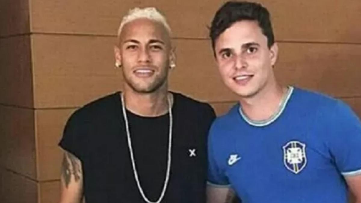 Move Over Messi Neymar Dyes Hair Blonde After Winning Gold In