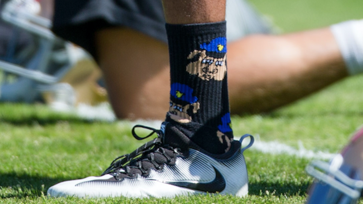 what socks do nfl players wear