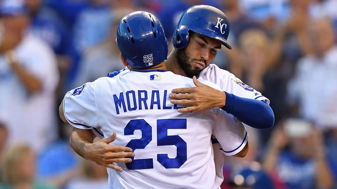 Morales-hosmer-royals.jpg
