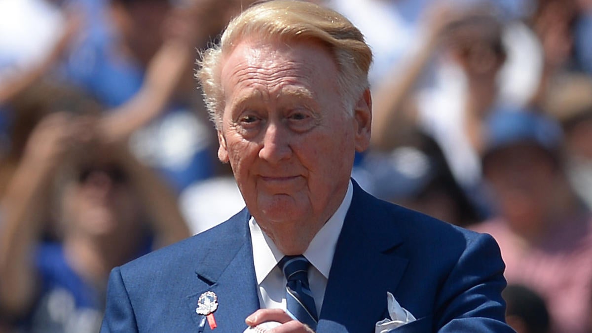 Hall of Fame broadcaster Vin Scully home from hospital after falling