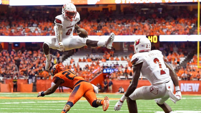 lamar-jackson-flying.jpg