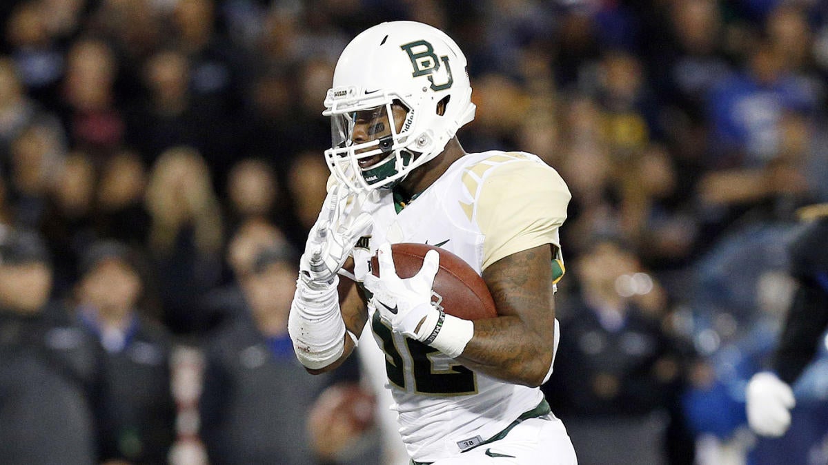 Third star college running back decides to sit out bowl, focus on NFL ...