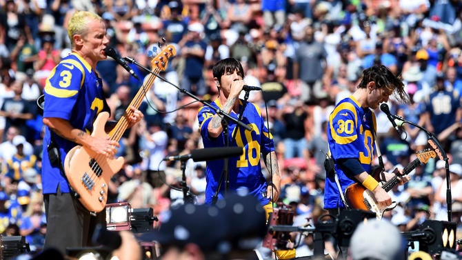 red-hot-chili-peppers-rams.jpg