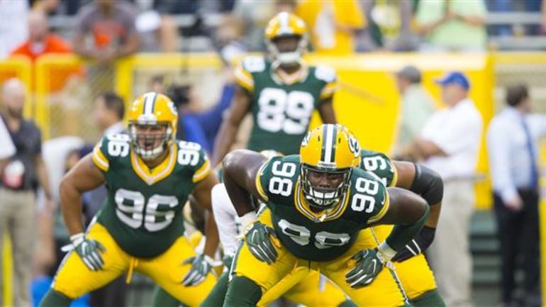 Report Packers Will Not Cut Letroy Guion Restructures