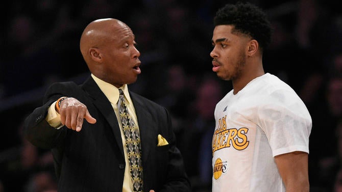 Byron Scott talks to D'Angelo Russell