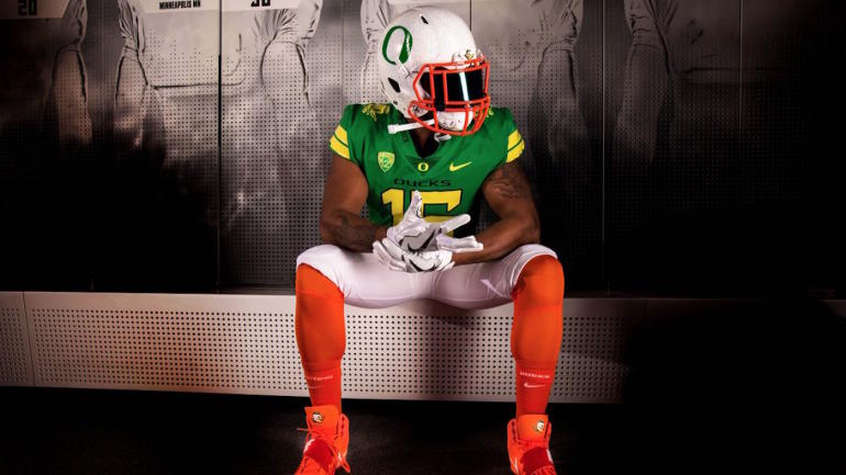 LOOK: Oregon football&#039;s new uniforms look exactly like their Duck