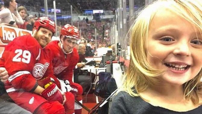redwingsselfie.jpg