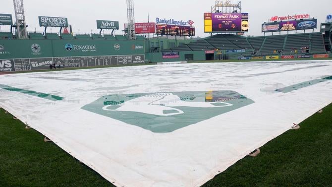 fenwayparktarp100916.jpg