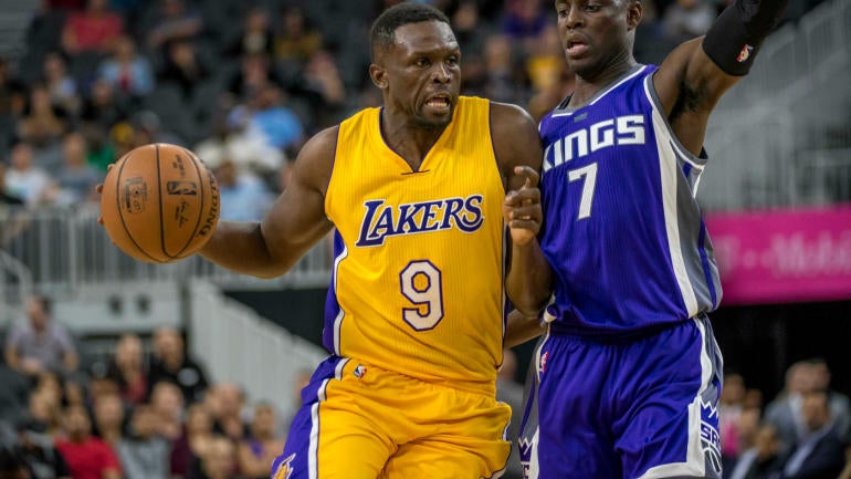 Luol Deng in preseason against Kings