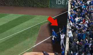 Cubs fan avoids Bartman moment by backing off on Jason Heyward's catch near  the stands
