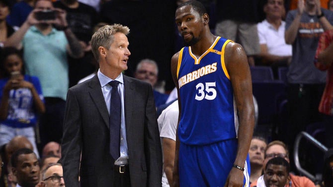 Kevin Durant and Steve Kerr talk in Phoenix