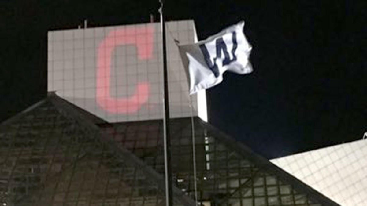 Someone flew Cubs' 'W' flag at Rock Hall of Fame