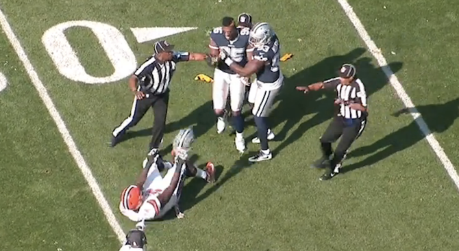cowboys-browns-helmet-fight-11-06-16.png