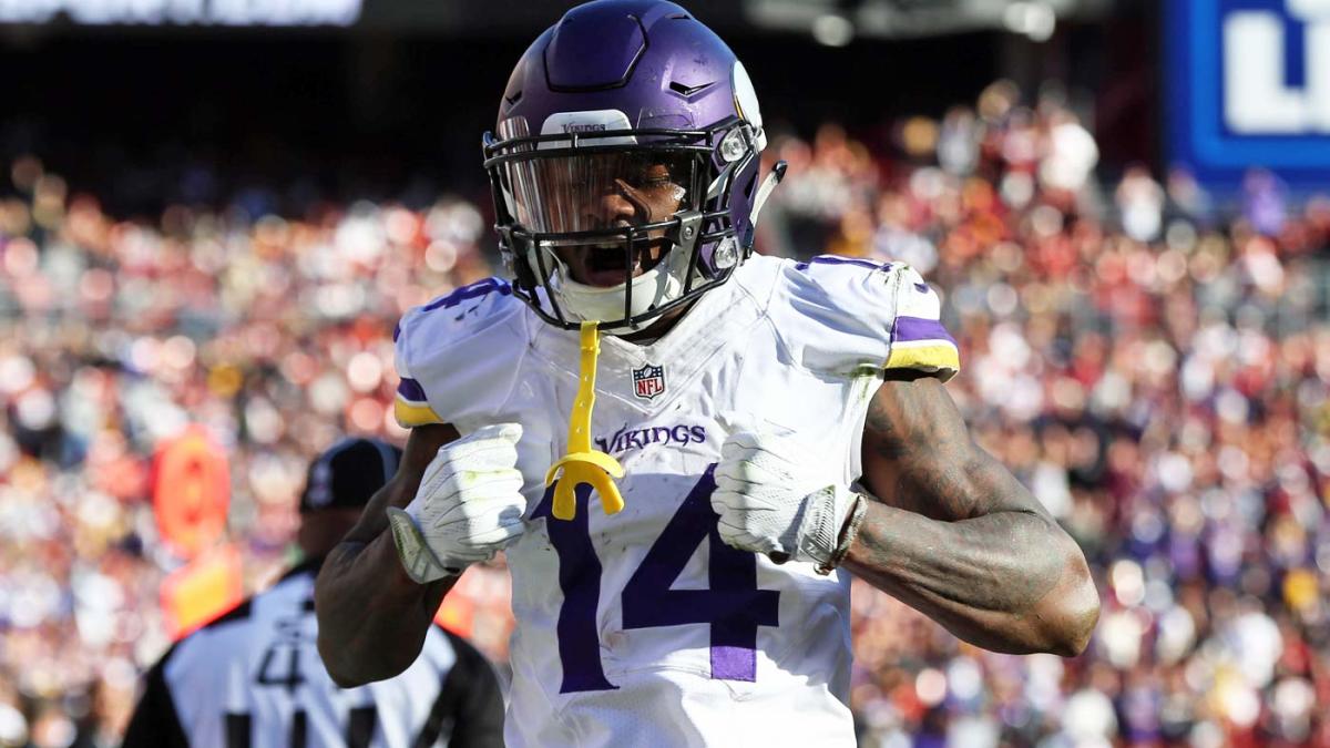 Look: Stefon Diggs has fitting pair of cleats before freezing