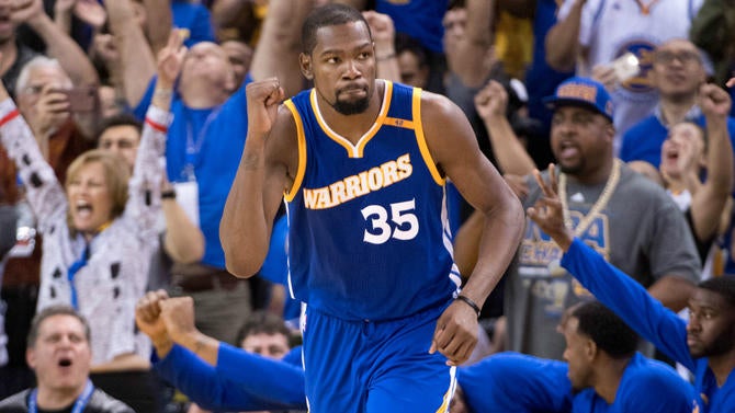 Kevin Durant celebrates