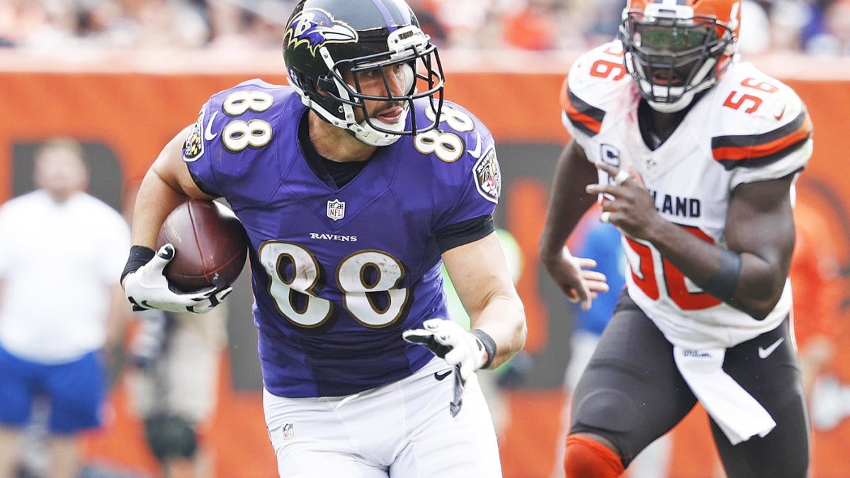 Dennis Pitta released by Ravens after another hip injury