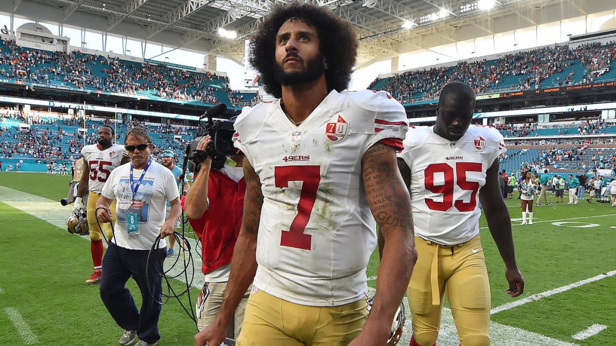 Controversy continues over 49ers' Colin Kaepernick decision not to stand  for anthem - CBS News