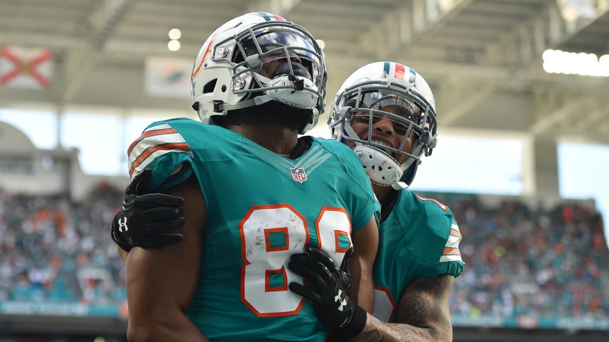 Colin Kaepernick stopped at 2 as Dolphins beat 49ers 31-24