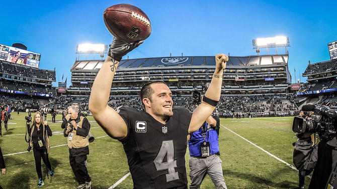 derek-carr-mvp-vote-wk12.jpg