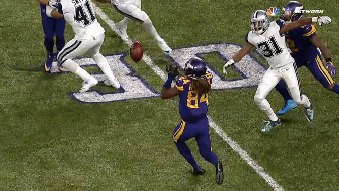 patterson-fumble-cowboys-12-01-16.png