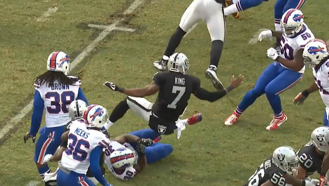 raiders-punter-roughing-bills-12-05-16.png