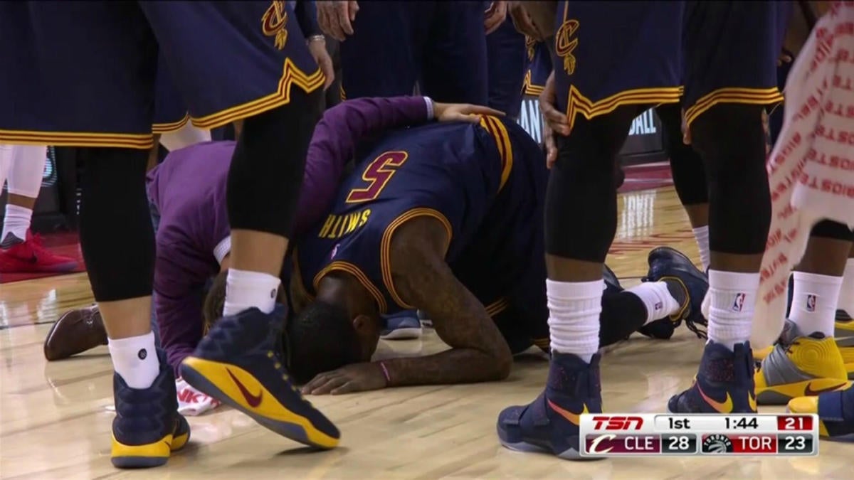 Report: Cavs' J.R. Smith has no structural damage in knee, will be day ...