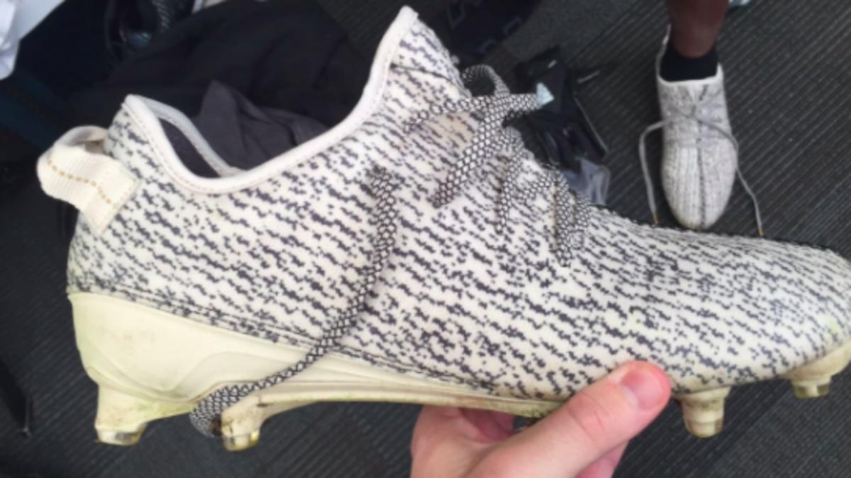 yeezy cleats fake