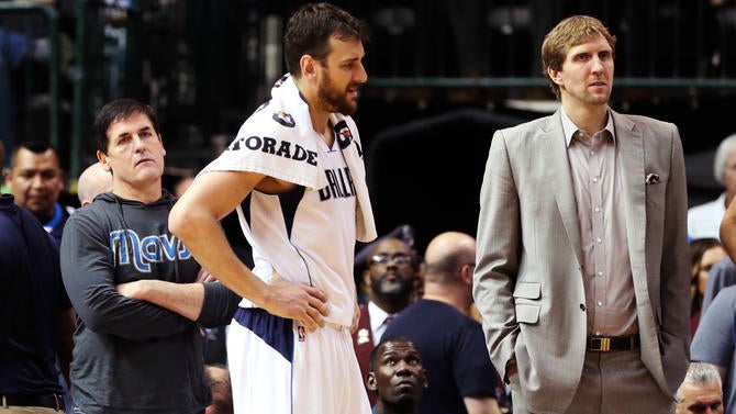 Andrew Bogut, Mark Cuban, Dirk Nowitzki looking upset