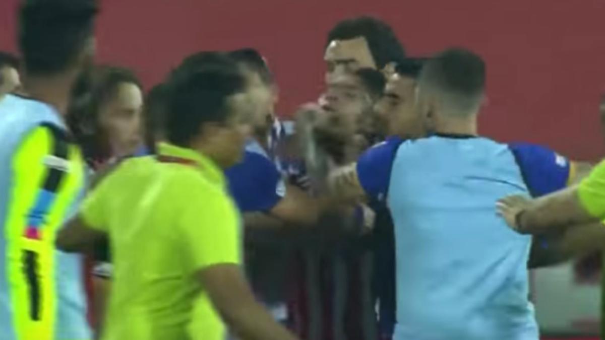 WATCH: Soccer player in India tries to fight an entire team after ...